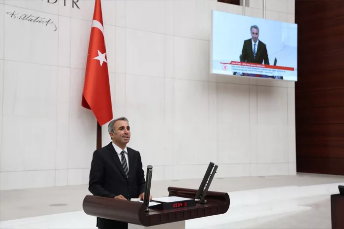 Celal Fırat, Şeriatçı Fenomen Asrın Tok'u Meclis Gündemine Taşıdı