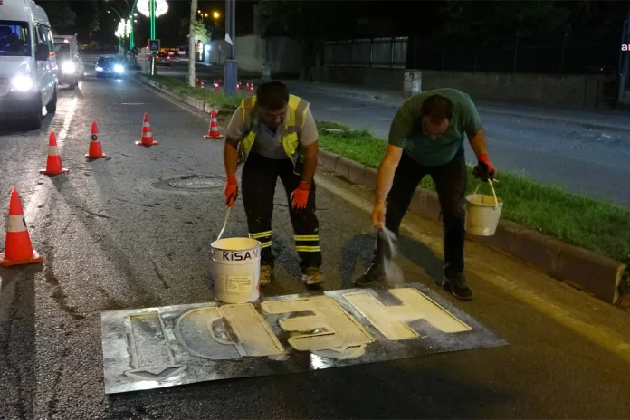 Diyarbakır’da Silinen Kürtçe Trafik Uyarıları Tekrar Yazıldı