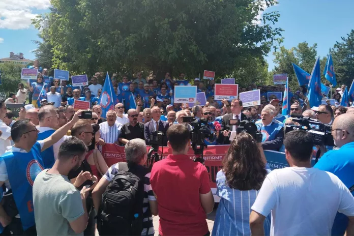 Eğitim-İş, Öğretmenlik Meslek Kanunu Teklifini Protesto Etti