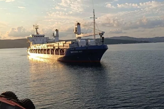 İstanbul Boğazı'nda Makine Arızası Yapan Kargo Gemisi Kurtarıldı