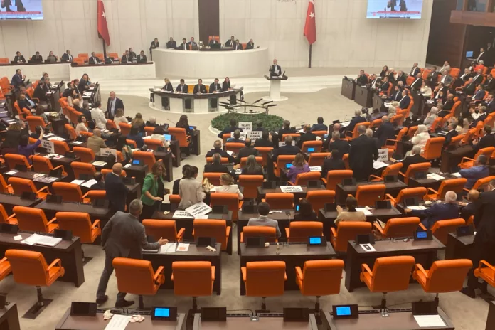 Katliam Yasasının İlk Beş Maddesi TBMM'de Kabul Edildi