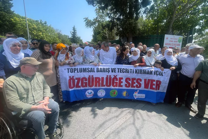 DEM Parti'den Gezi Tutsaklarına Ziyaret