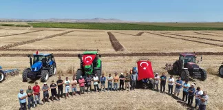 Eskişehirli Çiftçiler Tarlaya Traktörlerle “Üretemiyoruz” Yazdı