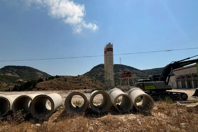 Hatay'da Bir Vatandaş Ruhsatsız Beton Santralini Kapattırdı