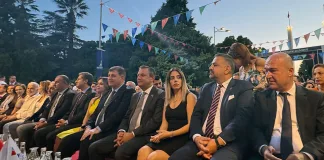 Tahliye Edilen Dilruba Kayserilioğlu, İzmir Enternasyonal Fuarı'nda