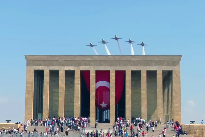 Yurttaşlar Bu Yıl da Anıtkabir'e Akın Etti