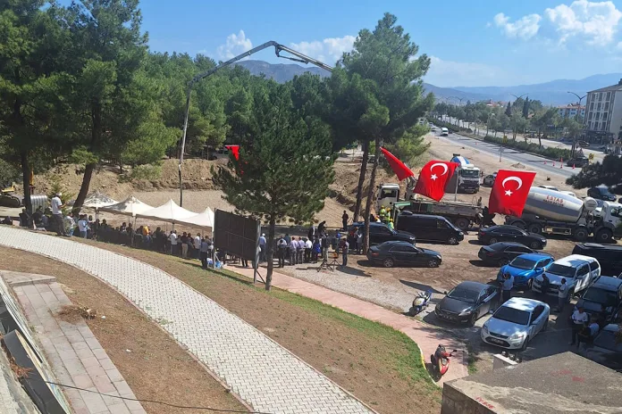 Asimilasyon Sürüyor: Koyunbaba Dergâhı Önüne Cami Temeli!