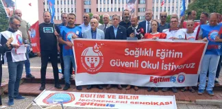 Öğretmenler Valilik Önünden Seslendi: Güvenli Okul Haktır