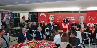 Özel, CHP'nin 101. Yıl Dönümünde Ülkenin Mağdurları ile Buluştu