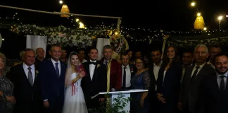 Özgür Özel, CHP'li Utku Saka ve Dilara Berber'in Nikah Şahidi Oldu