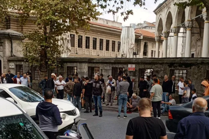 Şişli Camii Önünde Silahlı Kavga: 3 Yaralı Var