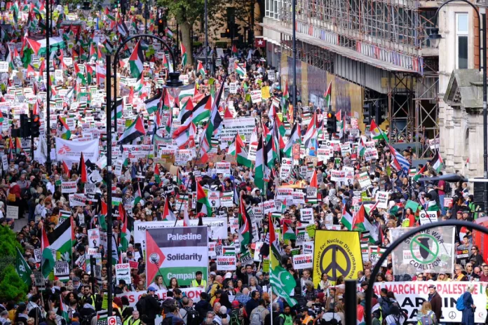 Londra'da İsrail Karşıtı Protesto Düzenlendi